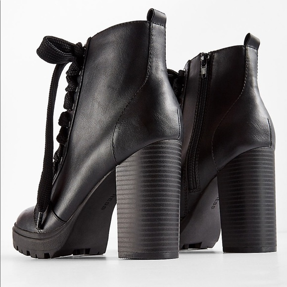 *NEW* EXPRESS Lace-Up Heeled Lug Booties - Picture 3 of 5